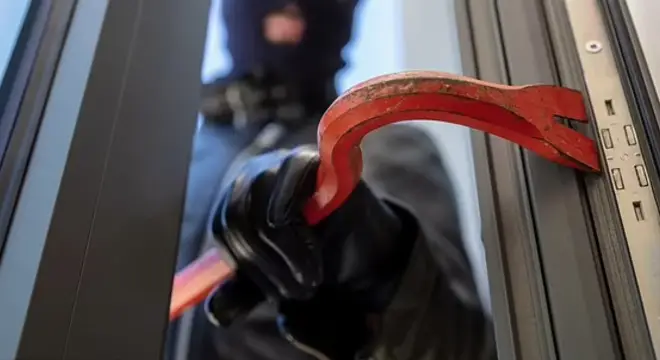 Burglary Foiled in 10 Minutes