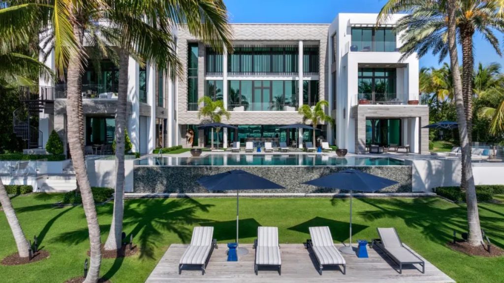 Billy Joel’s Former $85M Florida Mansion