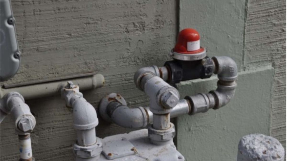Experts Warn Homeowners to Learn Gas Leak Signs Before It’s Too Late