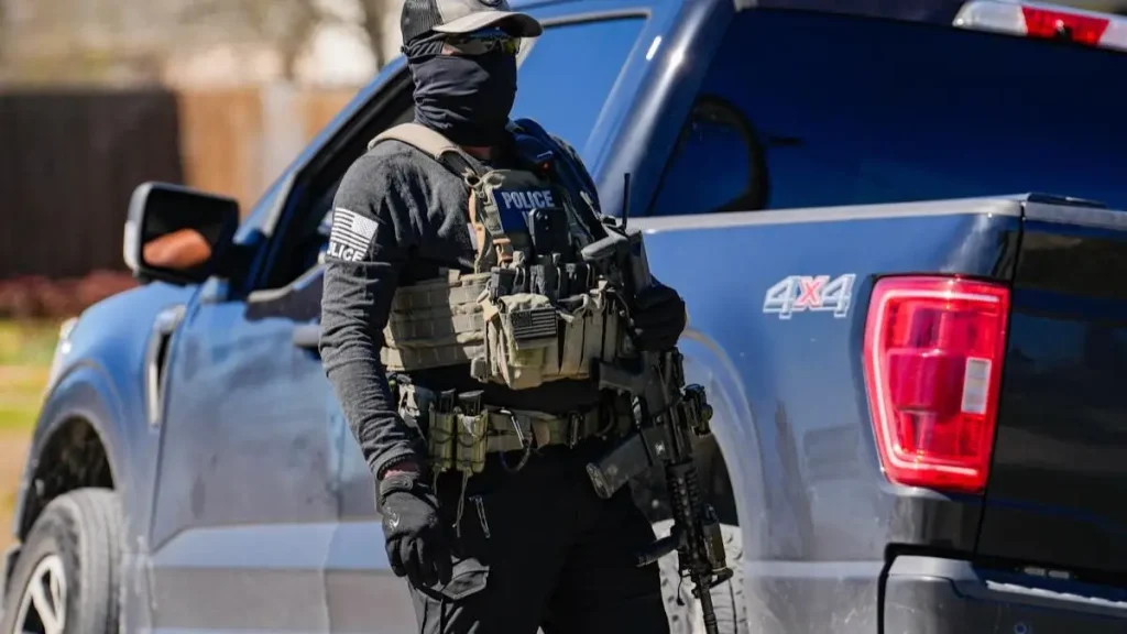 ICE Agents Raid Wrong Oklahoma Home, Force Family Outside Without Notice