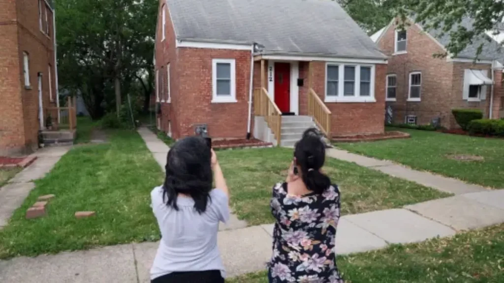 Illinois Town Moves to Take Over Pope’s Childhood Home for Public Use