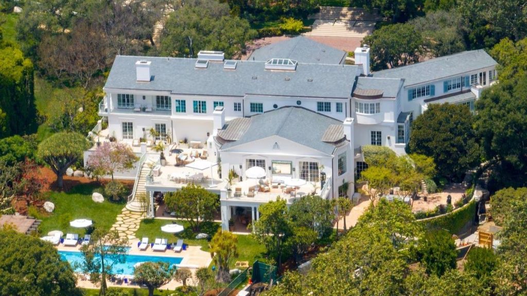 Jeff Bezos & Lauren Sánchez’s $165M LA Mansion