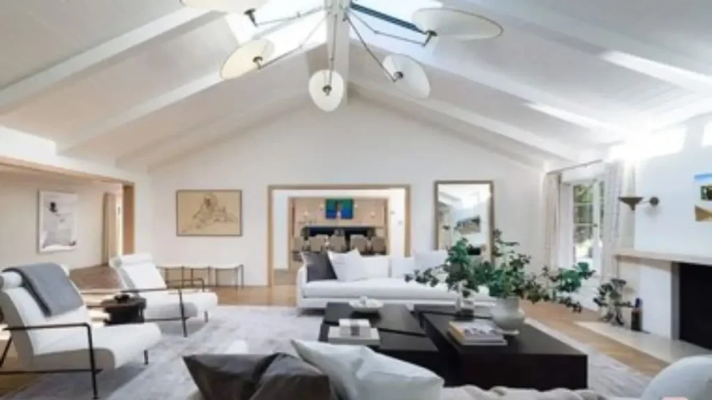 Jim Carrey’s $19.5M Brentwood Estate