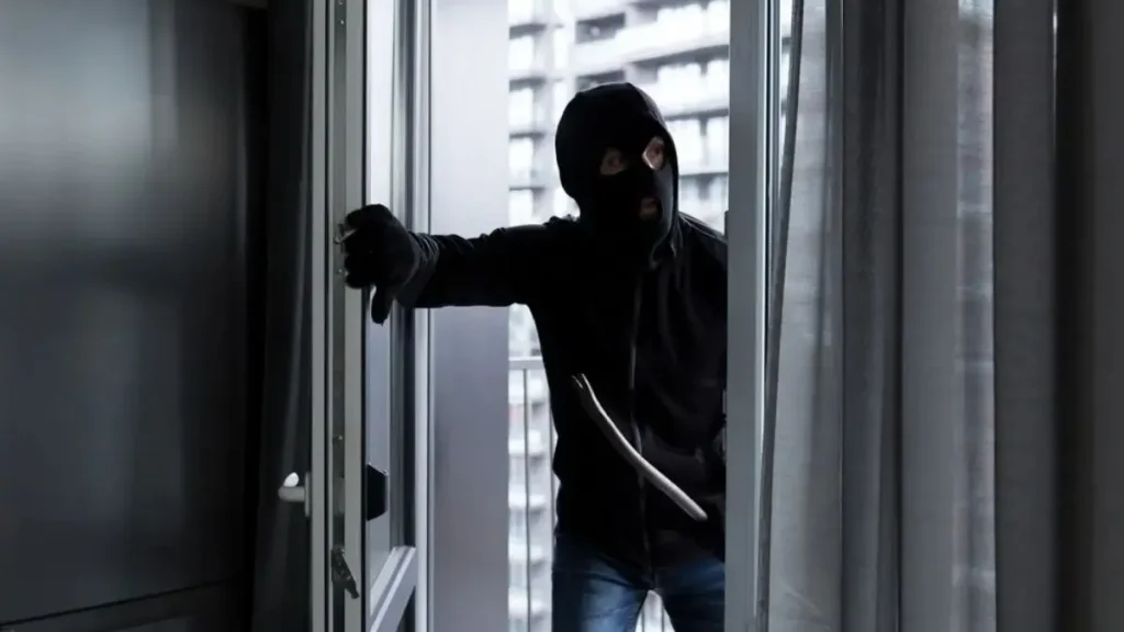 LA Home Invasion Leaves Resident Injured as Police Hunt for Suspects