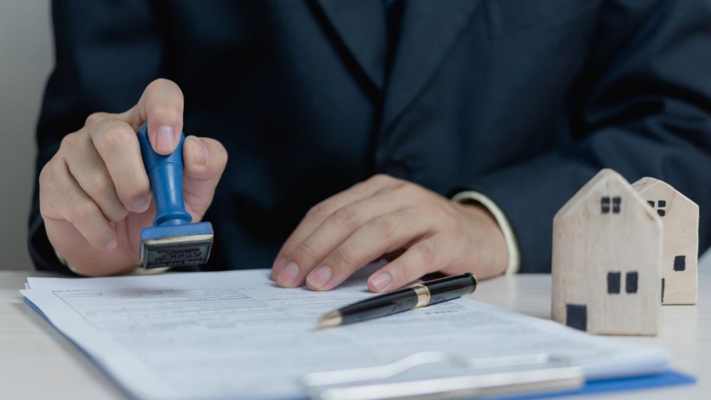 North Carolina Homebuyers Warned: Understand HOA Rules Before Purchasing