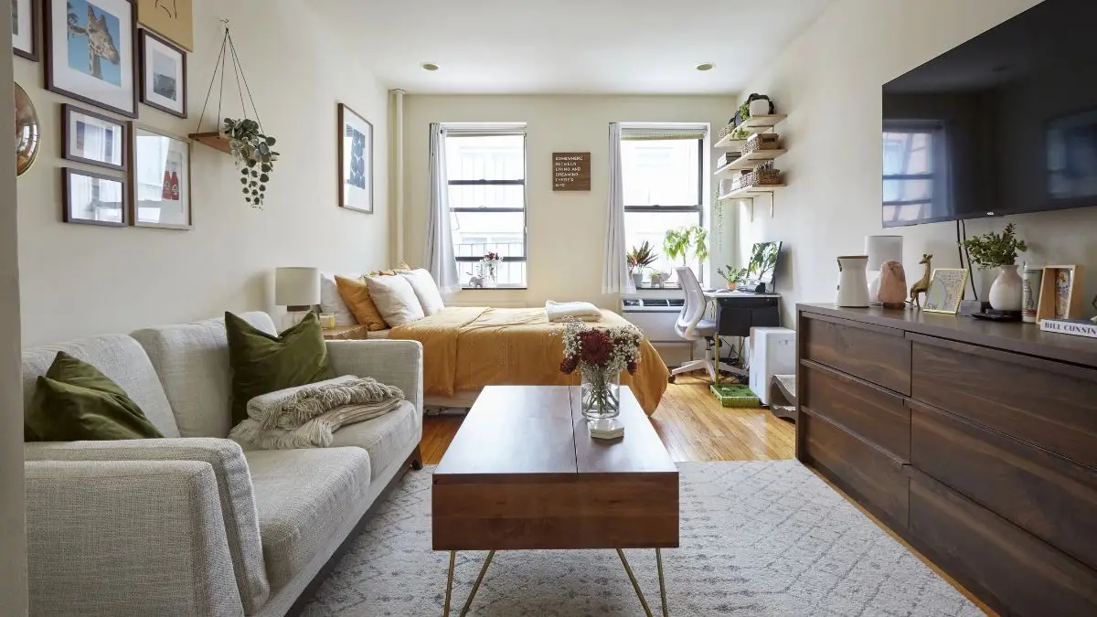 This NYC Couple Turned a Tiny Studio Into a Dream Home—Here’s How(01)