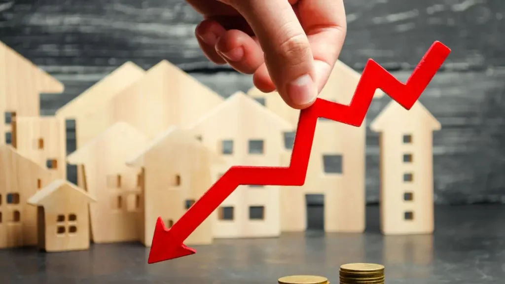 U.S. Housing Market Sees Sellers Outnumber Buyers for First Time in 12 Years