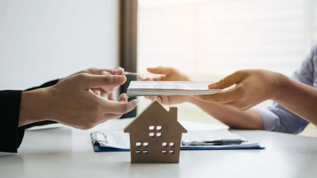U.S. Housing Market Sees Sellers Outnumber Buyers for First Time in 12 Years