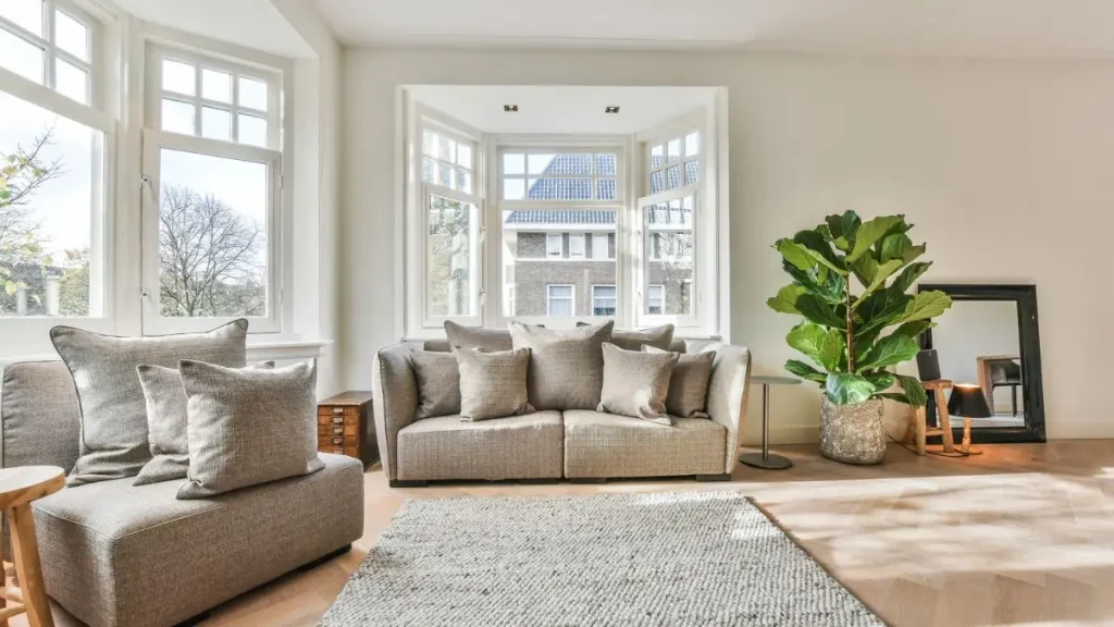 Ernest Jones IV Sells L.A. Home