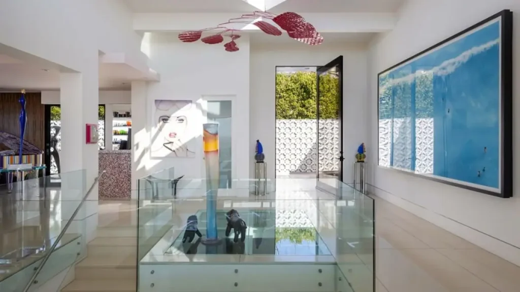 Leonardo DiCaprio and Adrian Grenier L.A. home