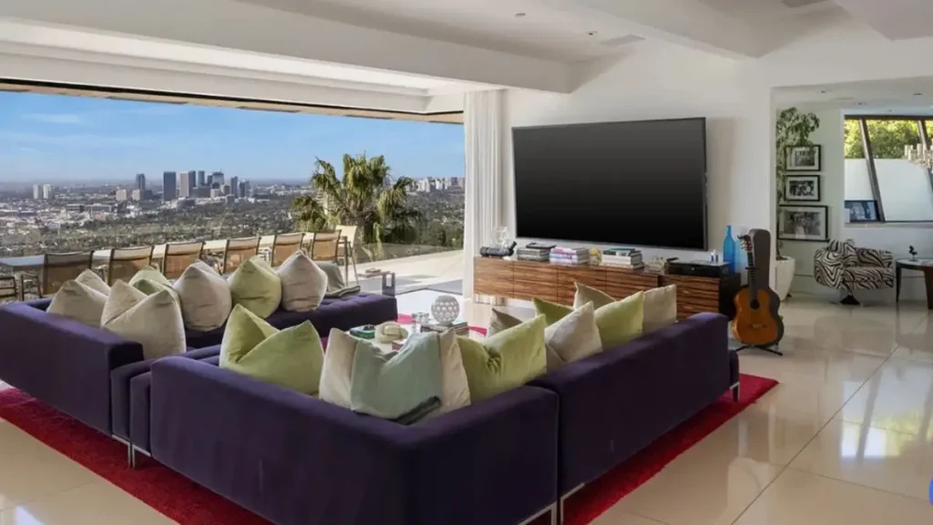 Leonardo DiCaprio and Adrian Grenier L.A. home
