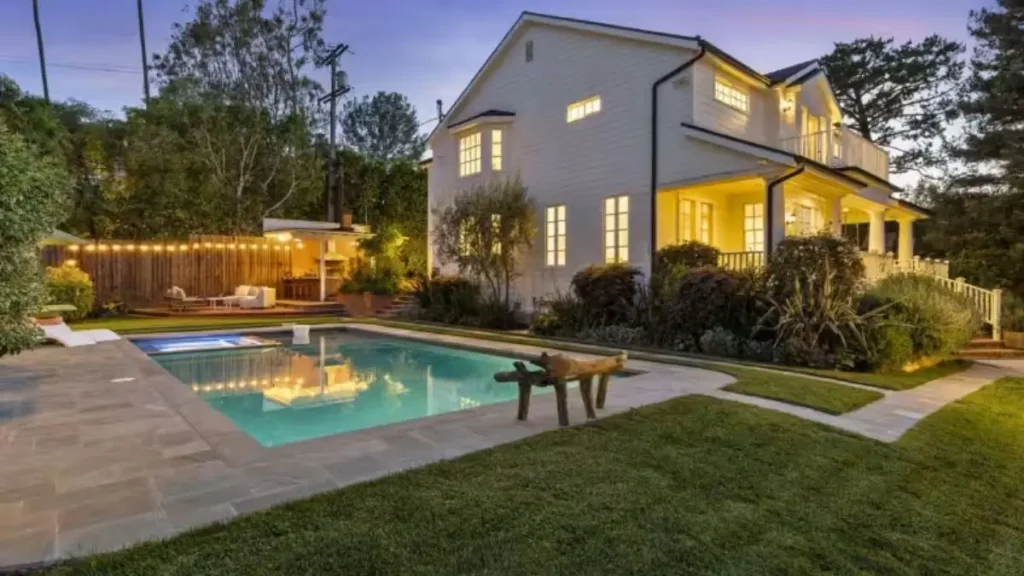 Neve Campbell Sells LA Home