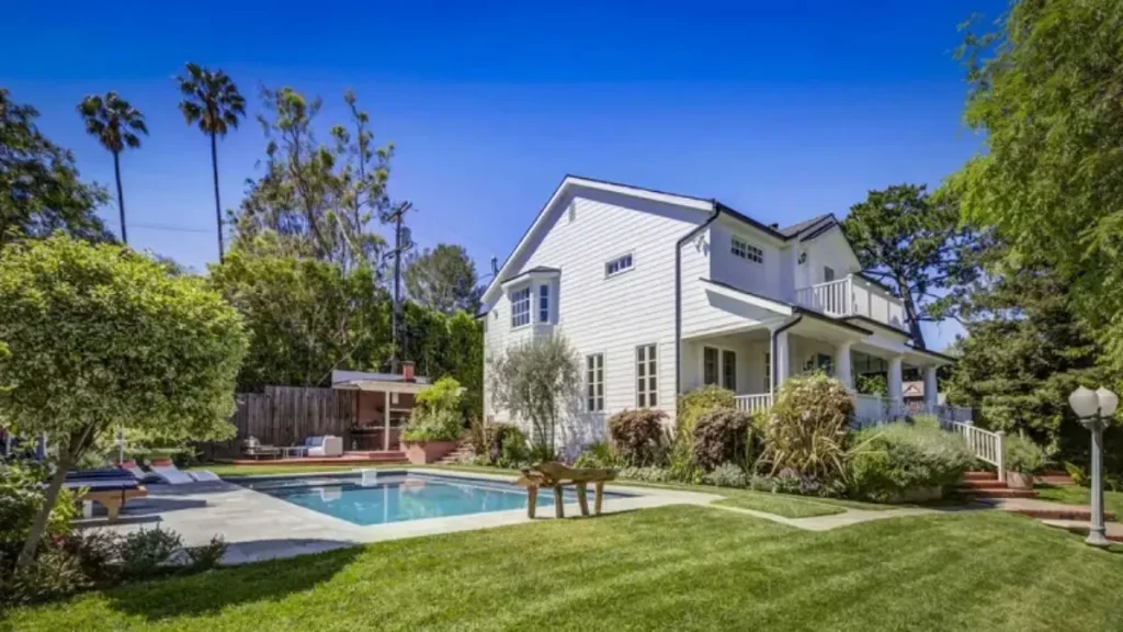 Neve Campbell Sells LA Home