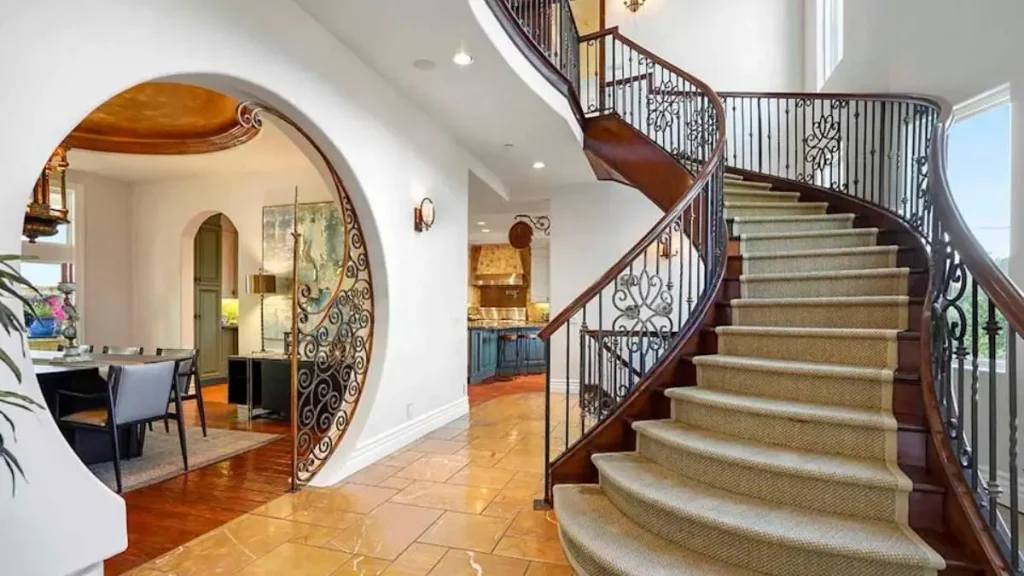 Vanessa Hudgens Former LA Home Listed
