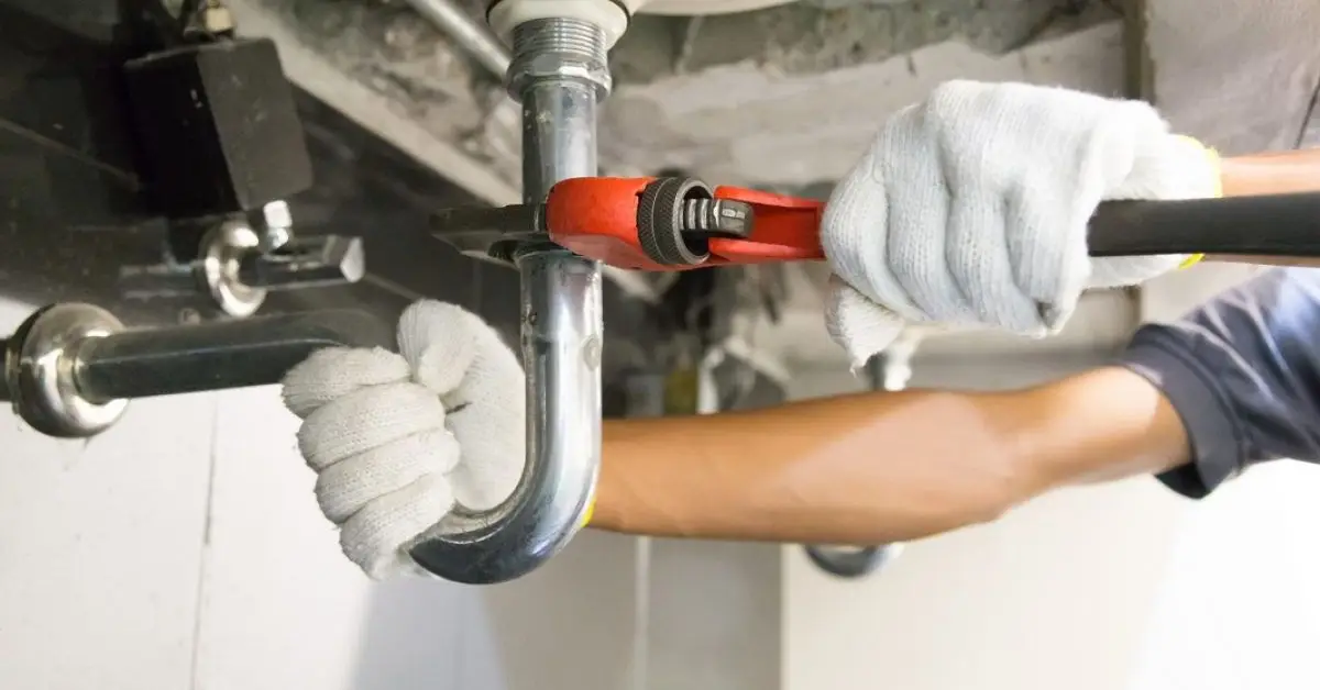 how to fix plumbing leaks