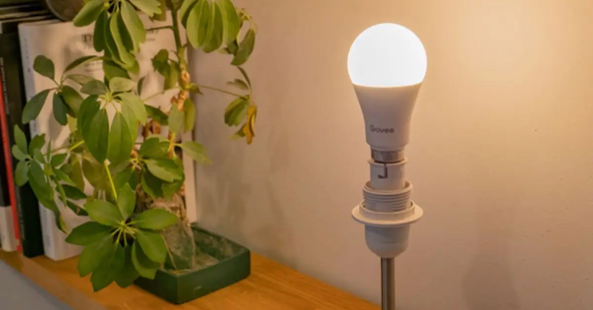 Burglars avoid well-lit homes