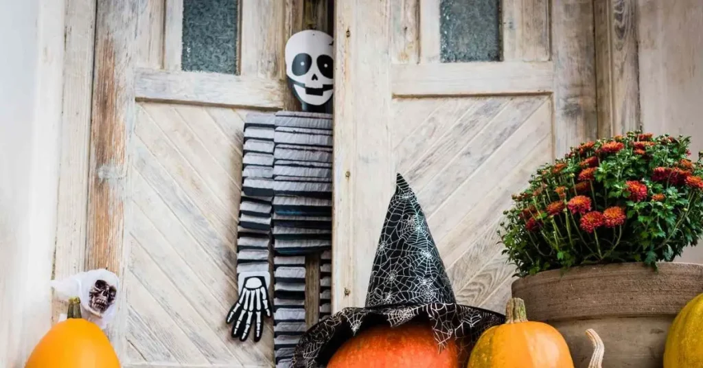 Halloween decorating mistakes that invite burglars