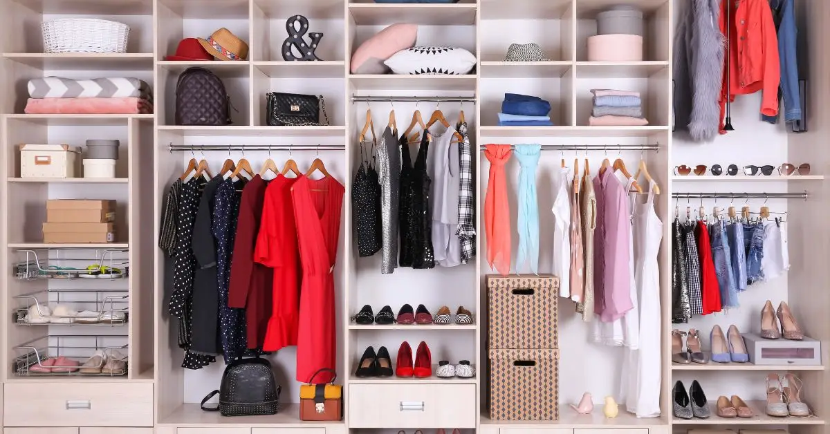 How to keep your closet organized all year