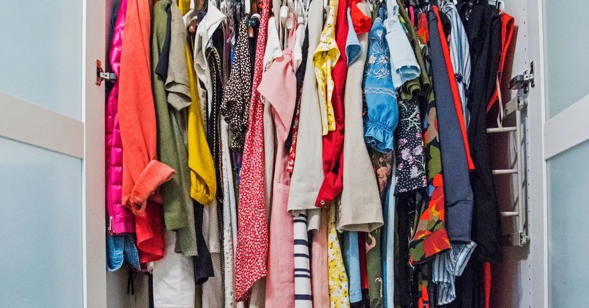 How to keep your closet organized all year