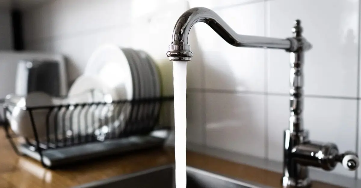 mistakes damaging your garbage disposal