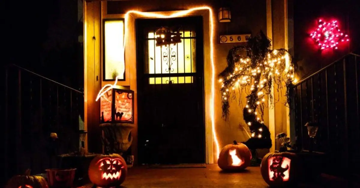 outdoor Halloween decorating mistakes