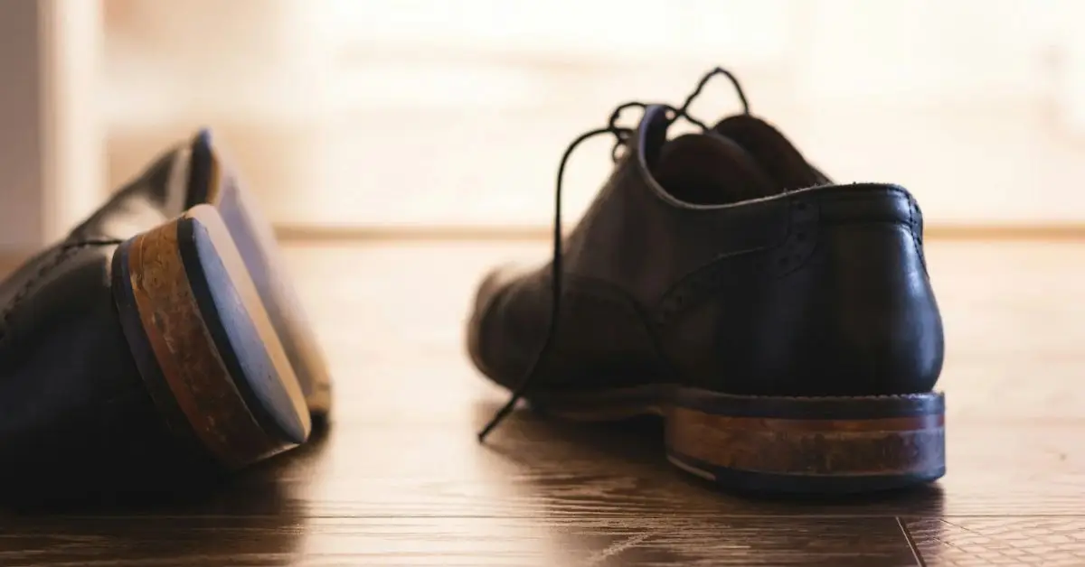 why you shouldn’t keep shoes in bedroom