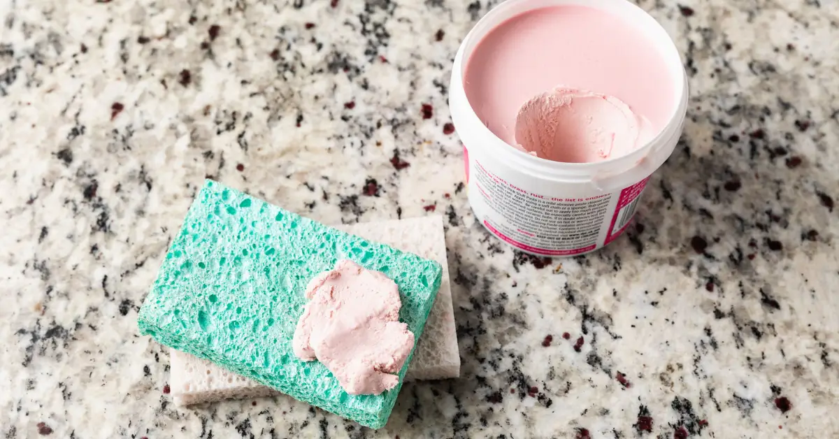 How to Remove Grease Stains From Your Kitchen Surfaces
