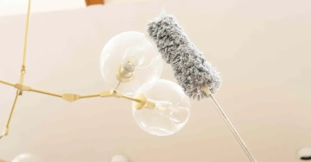 clean light fixtures without ladder