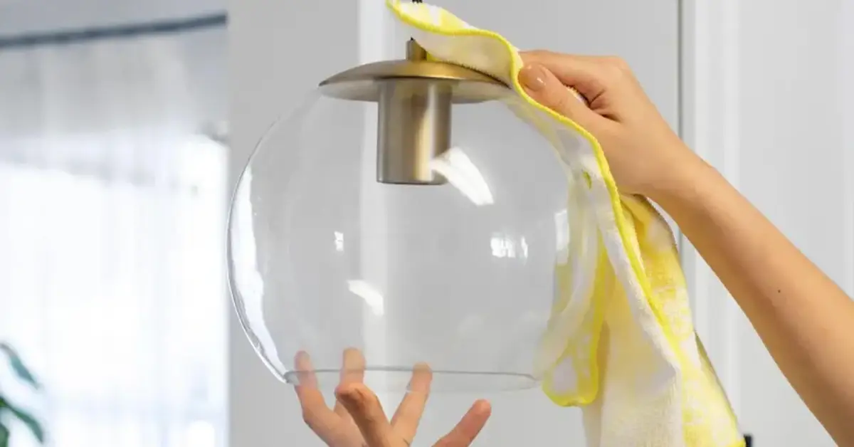 clean light fixtures without ladder