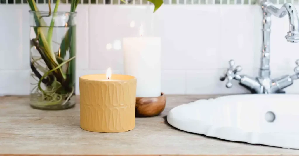 how to keep bathroom smelling fresh