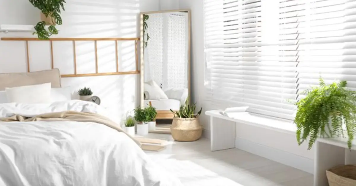 Paint Colors That Shrink Small Rooms