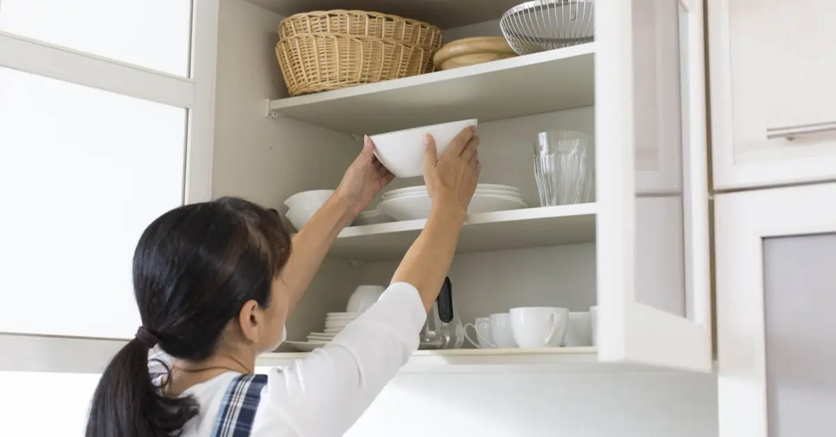 best way to clean wood kitchen cabinets