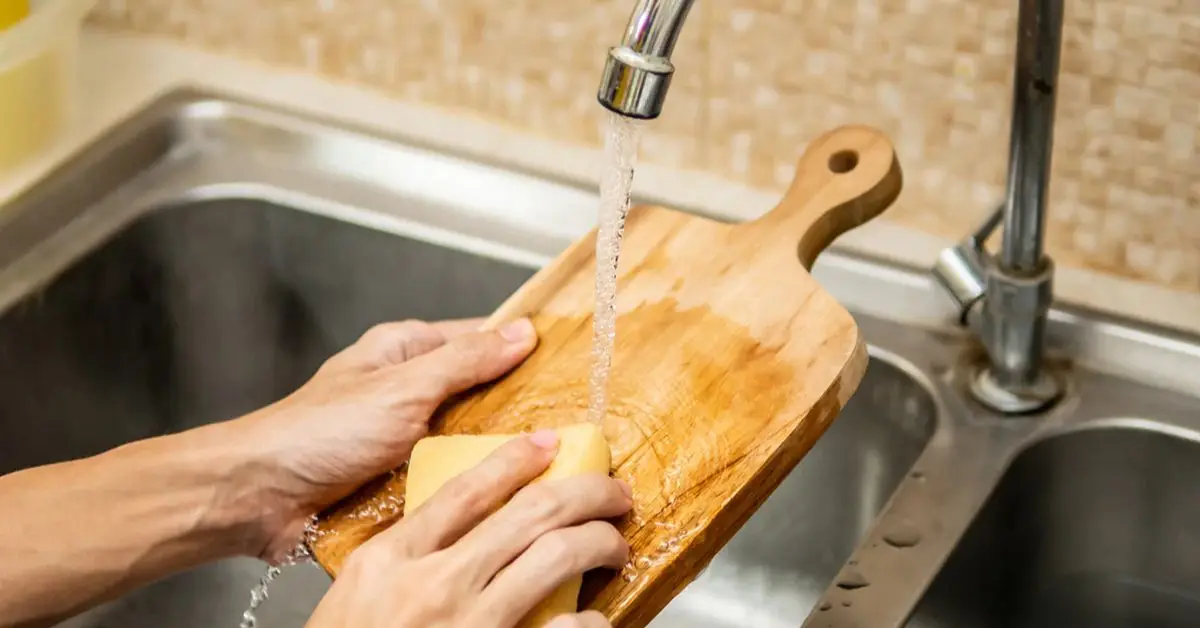 cleaning products that can ruin your wooden cutting board