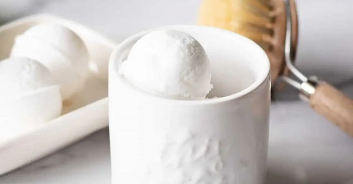 how to keep toilet water fresh