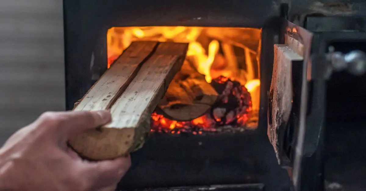 things you should never burn in a fireplace