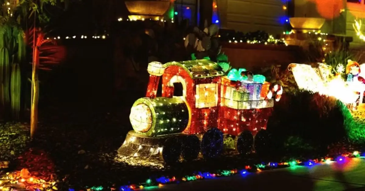 Holiday decorations to unplug