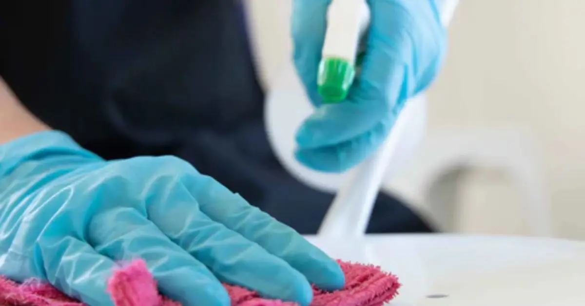 How to Clean Plastic Chairs