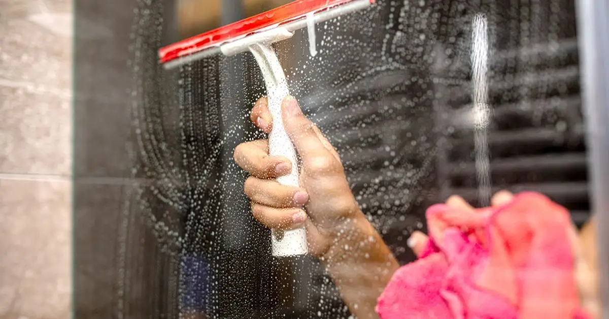 remove mold from shower caulking