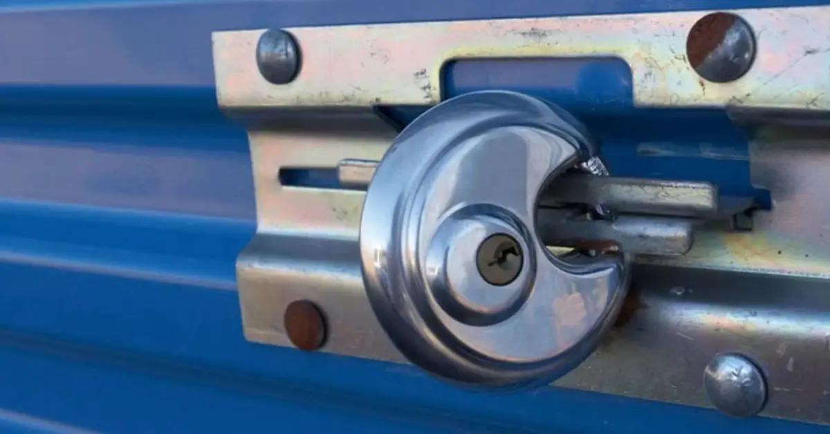 things to do before leaving home for vacation