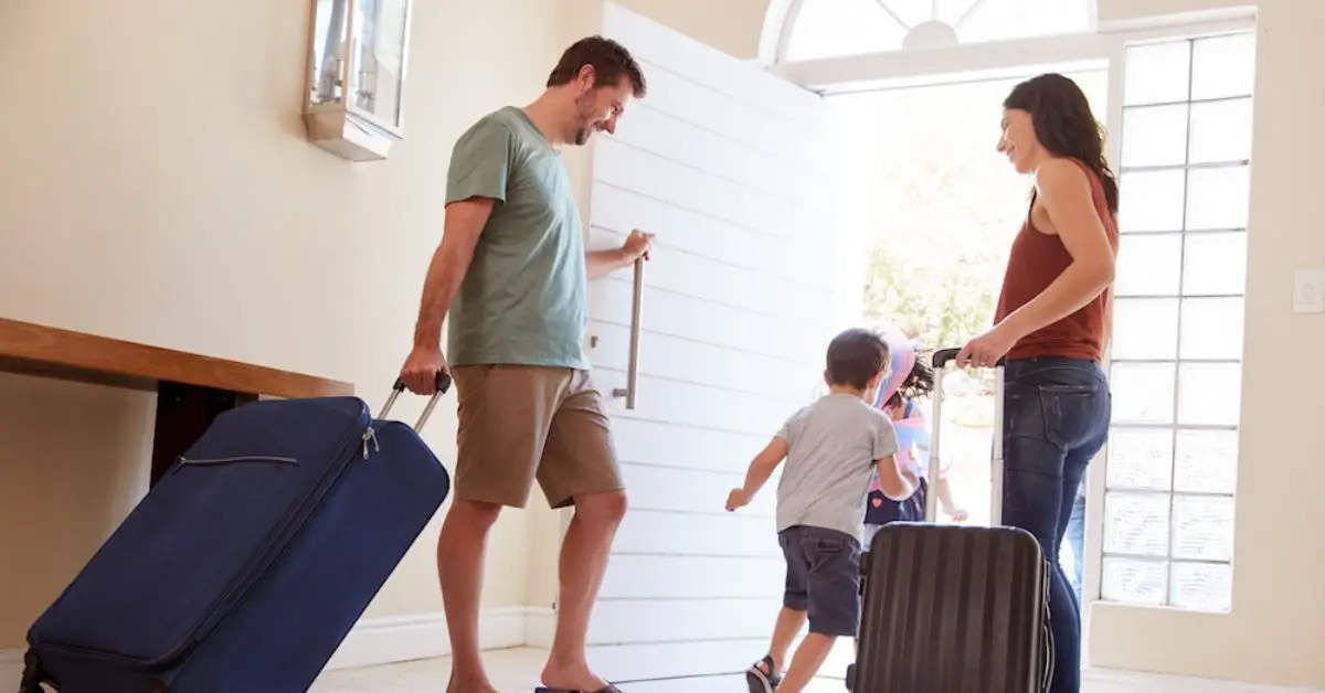 things to do before leaving home for vacation