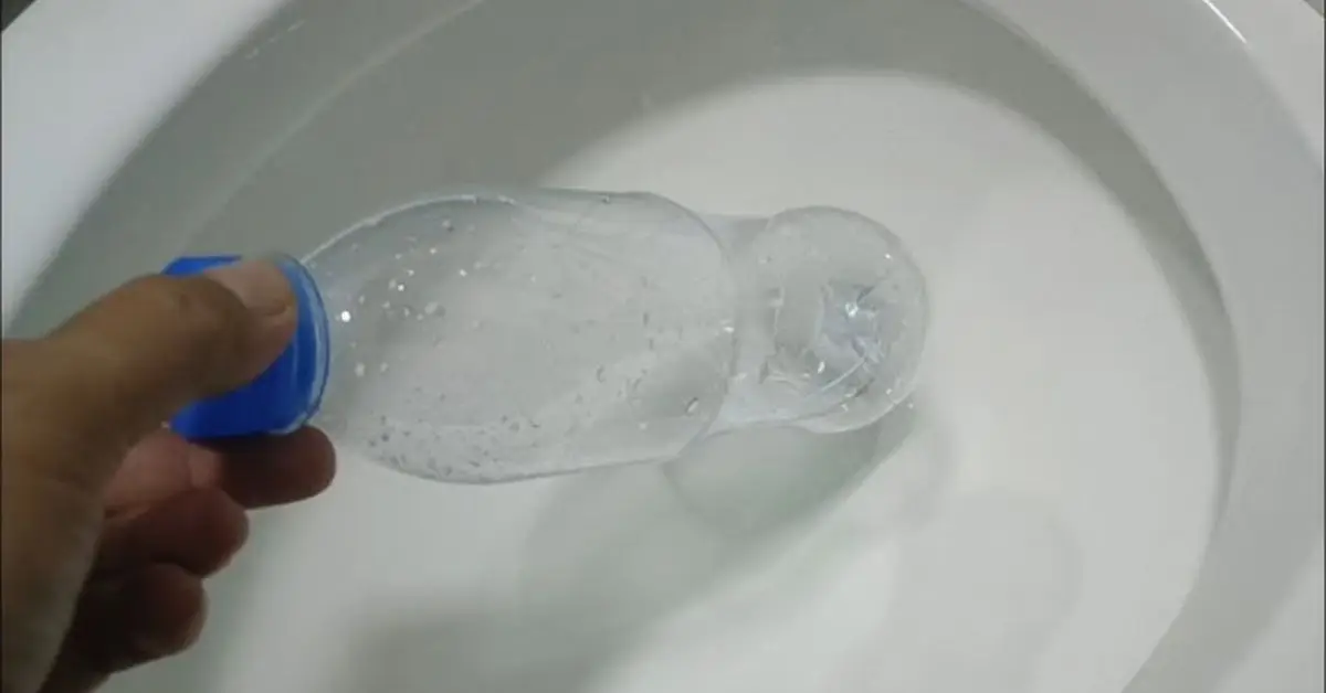 unclog toilet without plunger