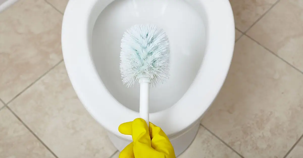 unclog toilet without plunger