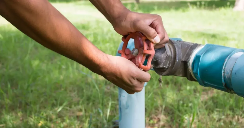 water shutoff before vacation