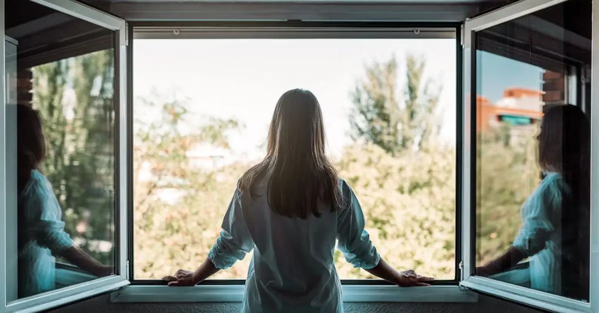 daily cleaning routine to prevent cold and flu at home