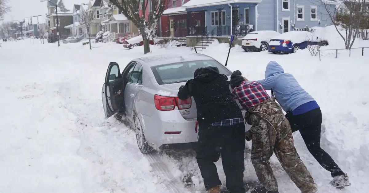 how to be helpful after snowstorms