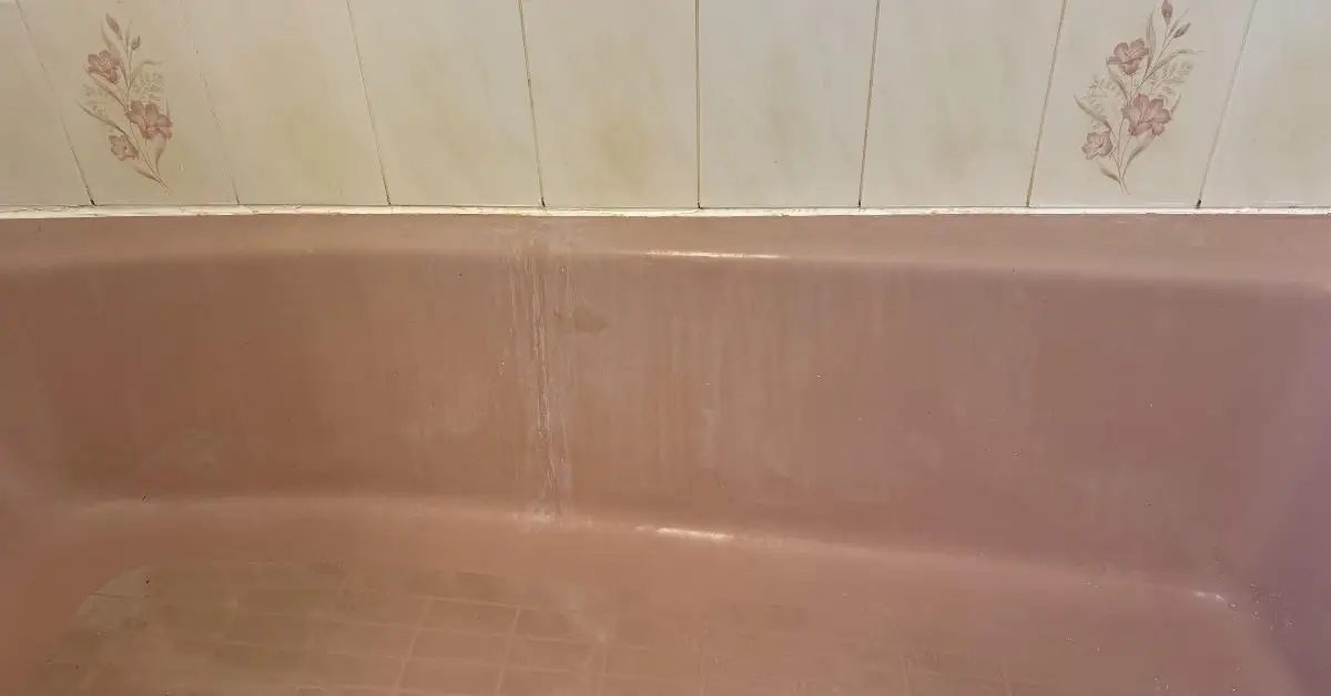 how to get rid of bathtub soap scum