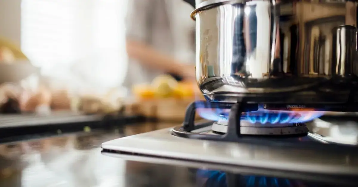 items to never store near stovetop