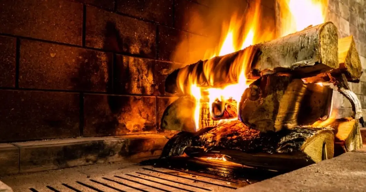 should you turn off heater when using fireplace