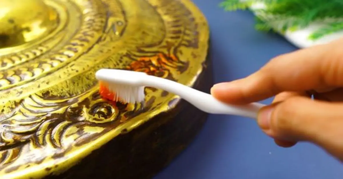 surprising ways to clean with ketchup