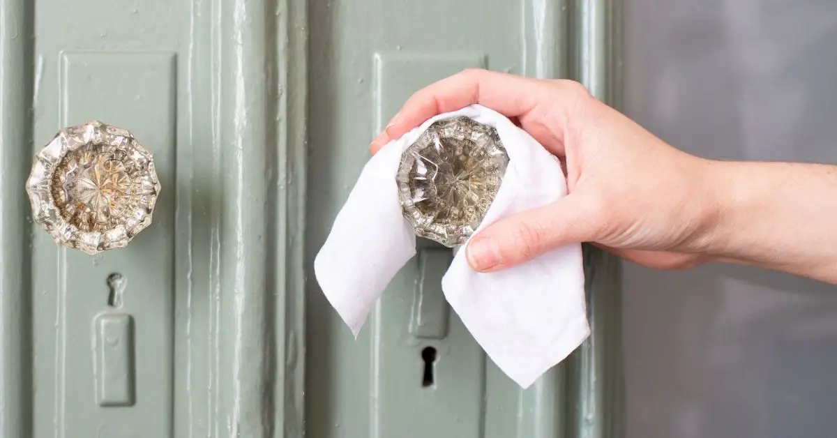 things never clean with disinfecting wipes